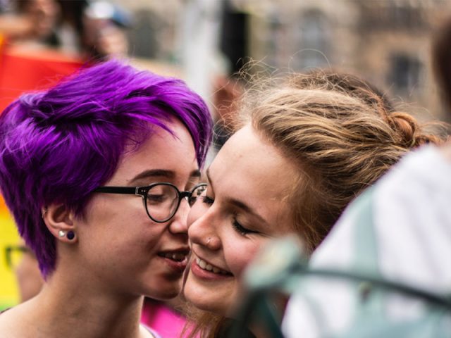 El auge de los ultraconservadores pone en jaque a la comunidad LGBT, asegura experto independiente
